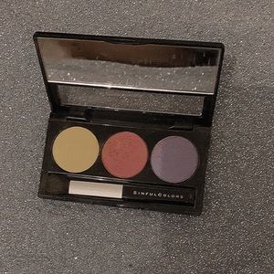 Sinful colors triple shadow pallet